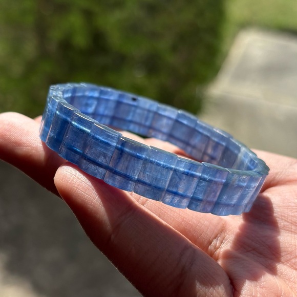 High Quality Kyanite Crystal Bracelet 12mm - Picture 1 of 6